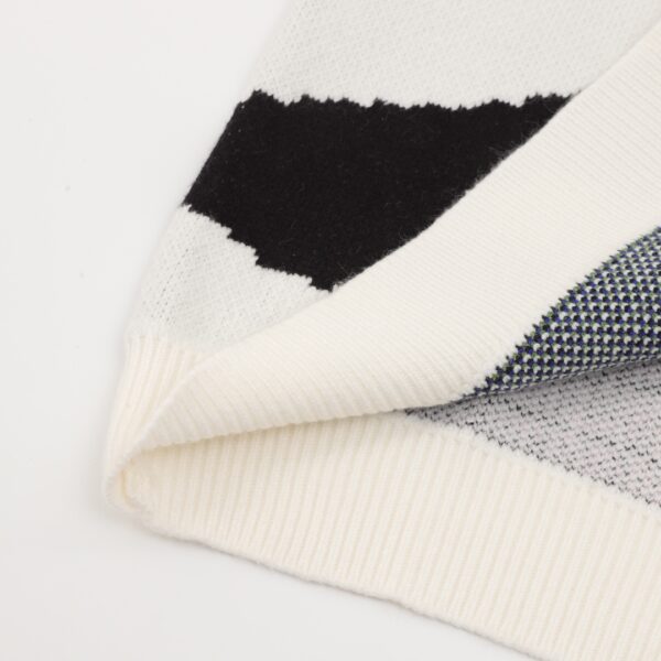 430 Louis Vuitton Face Jacquard Round Neck Sweater Autumn/Winter Portrait Theme Show Series Sweater, Classic OS Cutting Design - Image 9