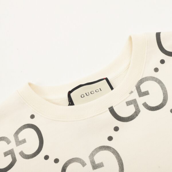 Gucci GG full print gradient cotton round neck sweatshirt - Image 5