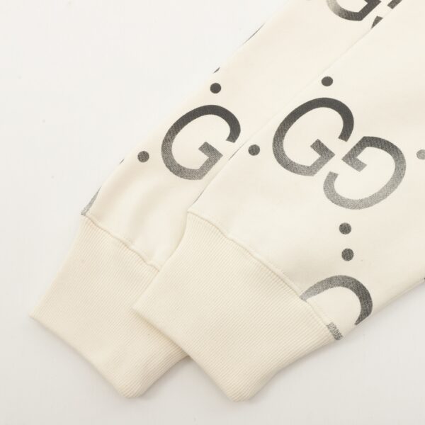 Gucci GG full print gradient cotton round neck sweatshirt - Image 9